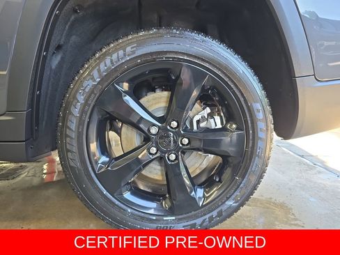 Used 2025 Jeep Grand Cherokee L Altitude AWD/4WD image 36
