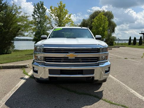 Used 2015 Chevrolet Silverado 2500 LT AWD/4WD image 2
