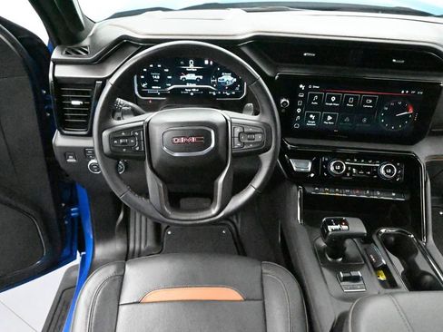 Used 2023 GMC Sierra 1500 AT4 w/ AT4 Premium Package AWD/4WD image 19