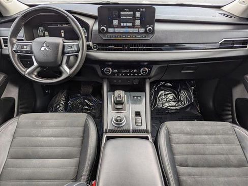 Used 2023 Mitsubishi Outlander SE image 18