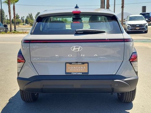 New 2027 Hyundai Kona SE FWD image 32
