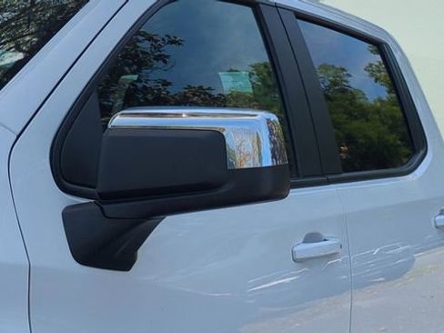 Used 2025 Chevrolet Silverado 1500 LT RWD image 26