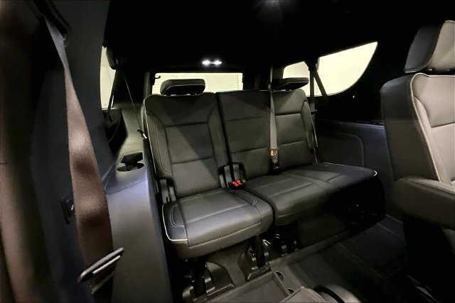 Used 2024 Chevrolet Suburban Premier AWD/4WD image 34