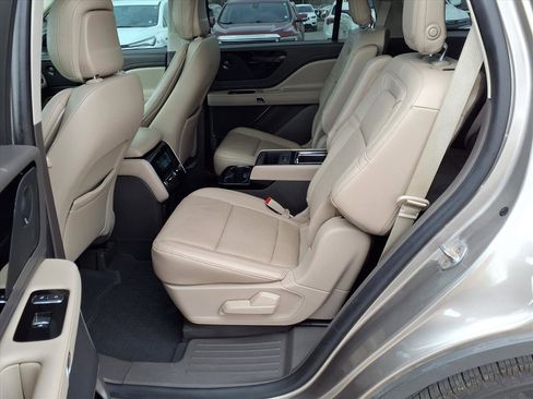 Used 2020 Lincoln Aviator Reserve w/ Equipment Group 201A image 17