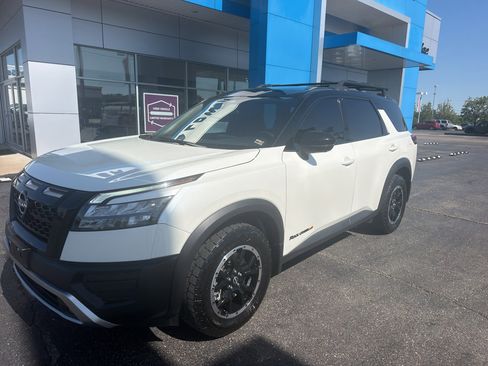 Used 2024 Nissan Pathfinder Rock Creek AWD/4WD image 2