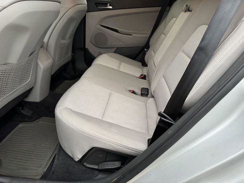 Used 2016 Hyundai Tucson SE image 16