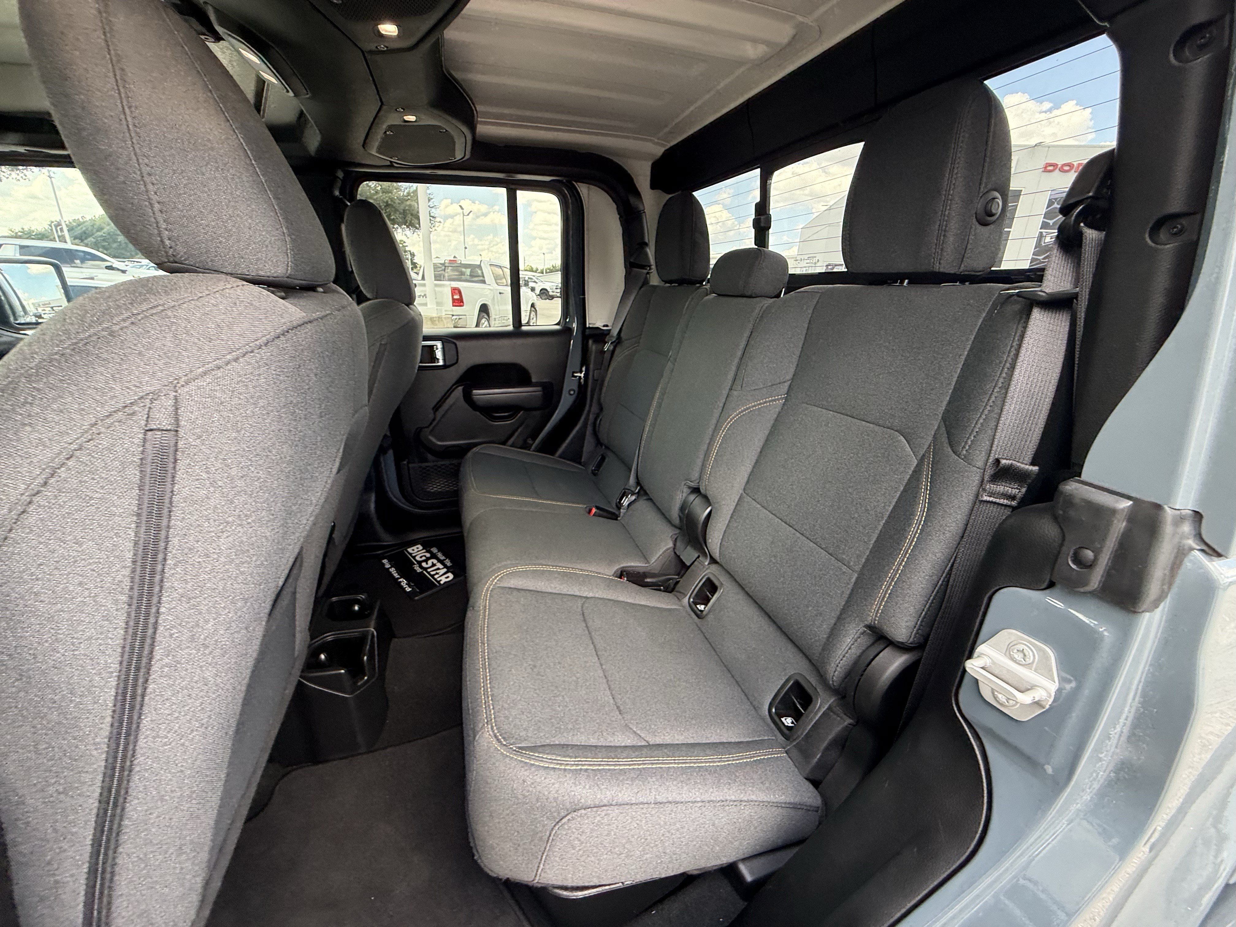 Used 2024 Jeep Gladiator Sport AWD/4WD image 29