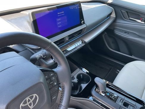 Used 2024 Toyota Prius XLE AWD/4WD image 20
