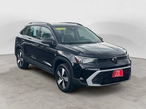 Used 2025 Volkswagen Taos S AWD/4WD image 7