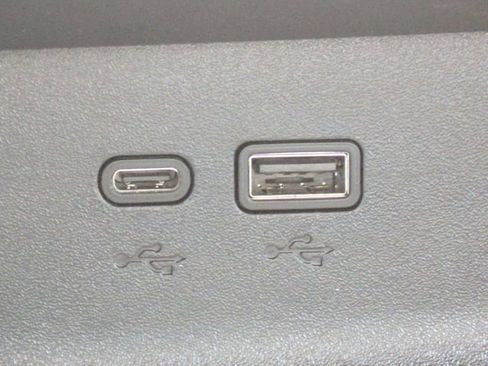 Used 2025 Chevrolet Equinox LT FWD image 22