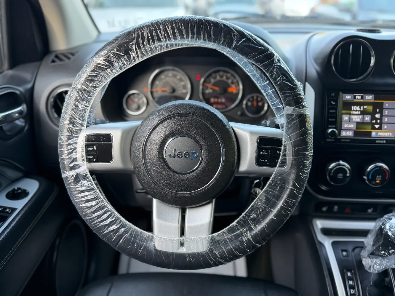 Used 2016 Jeep Compass Latitude AWD/4WD image 43