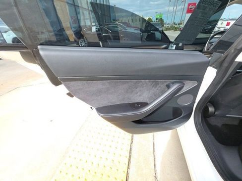 Used 2023 Tesla Model 3 Standard Range image 21