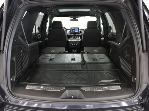 Used 2022 Chevrolet Tahoe Premier image 11