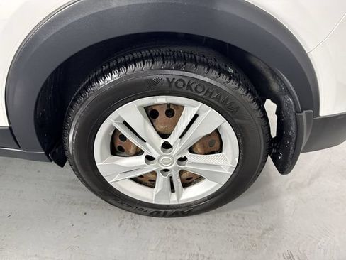Used 2019 Nissan Kicks S FWD image 5