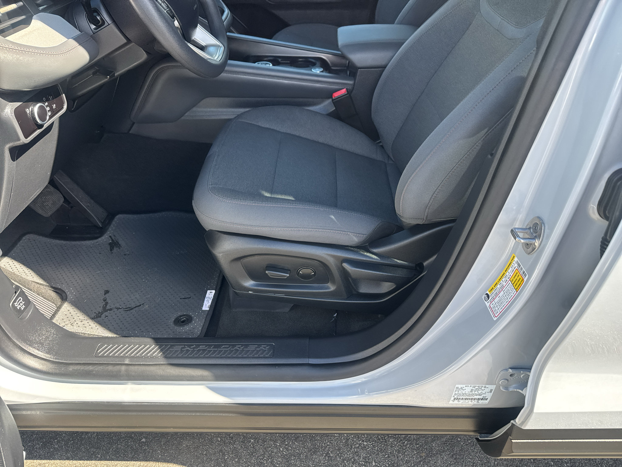Used 2026 Ford Explorer Active RWD image 7