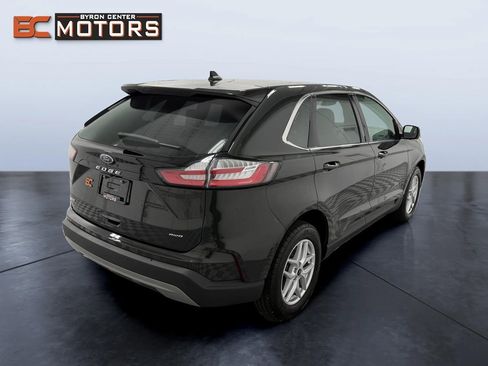 Used 2023 Ford Edge SEL w/ Convenience Package image 6