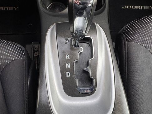 Used 2015 Dodge Journey SXT w/ Flexible Seating Group image 24