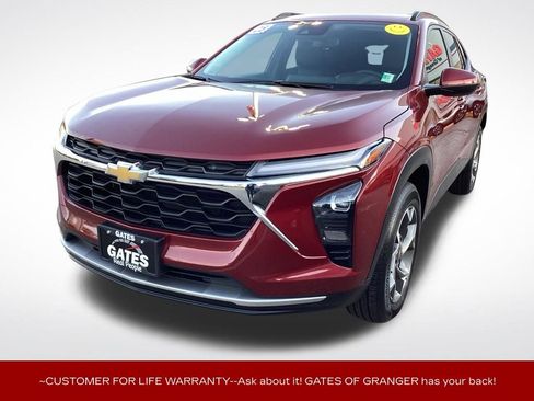 Used 2025 Chevrolet Trax LT w/ LT Convenience Package FWD image 6