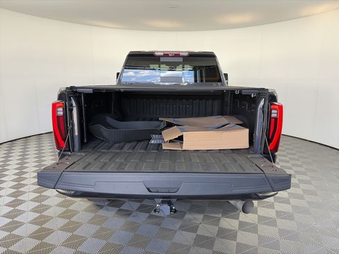 Used 2024 GMC Sierra 2500 Denali Ultimate AWD/4WD image 13