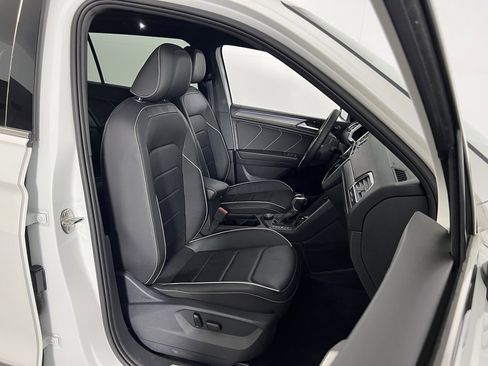 Used 2022 Volkswagen Tiguan SEL R-Line image 31