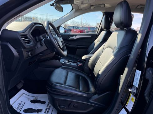 Used 2023 Ford Escape Platinum image 10