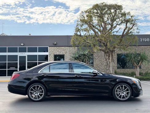 Used 2020 Mercedes-Benz S 560 Sedan image 4