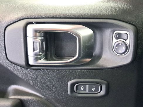 New 2026 Jeep Wrangler Unlimited Rubicon w/ Technology Group image 26