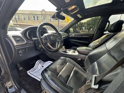 Used 2017 Jeep Grand Cherokee Overland w/ Jeep Active Safety Group AWD/4WD image 10