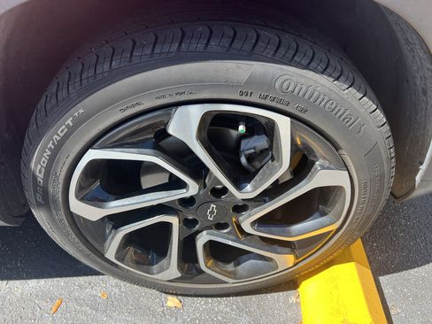 Used 2024 Chevrolet Trax RS w/ Sunroof Package image 11