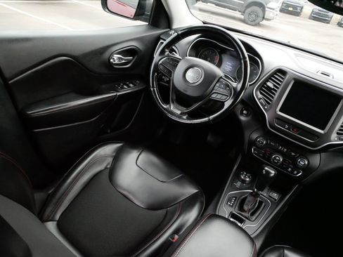 Used 2020 Jeep Cherokee Trailhawk w/ Comfort/Convenience Group image 9