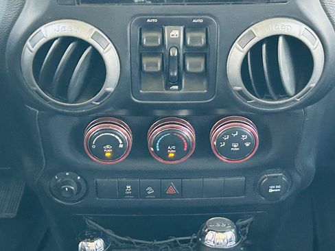 Used 2016 Jeep Wrangler Unlimited Sport w/ Quick Order Package 24S AWD/4WD image 13