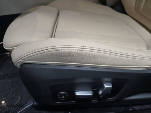 Used 2024 BMW 430i Convertible w/ M Sport Package RWD image 28
