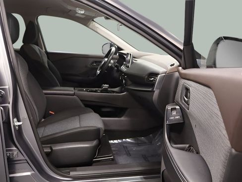 Used 2021 Nissan Rogue S FWD image 15