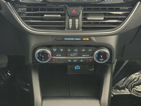 Certified 2022 Ford Escape Titanium w/ Class II Trailer Tow Package AWD/4WD image 23