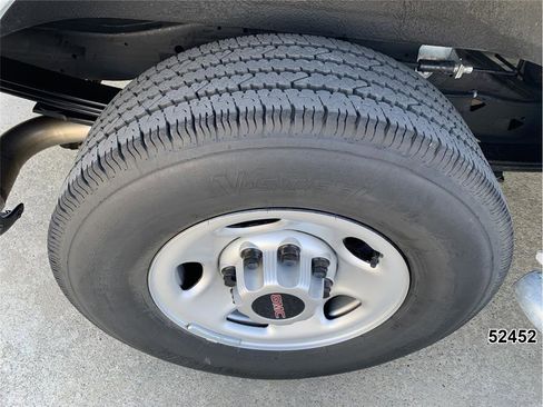 Used 2024 GMC Savana 2500 w/ Driver Convenience Package image 24