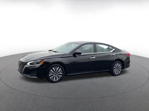 Used 2025 Nissan Altima 2.5 SV image 8