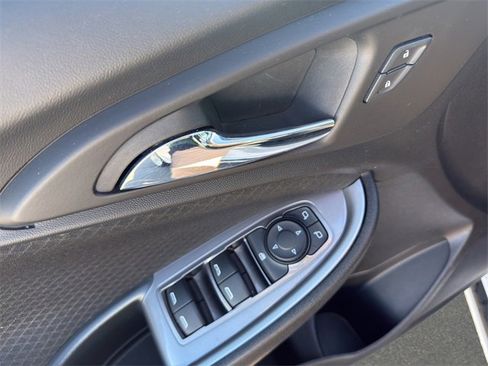 Used 2024 Chevrolet Malibu LT image 12