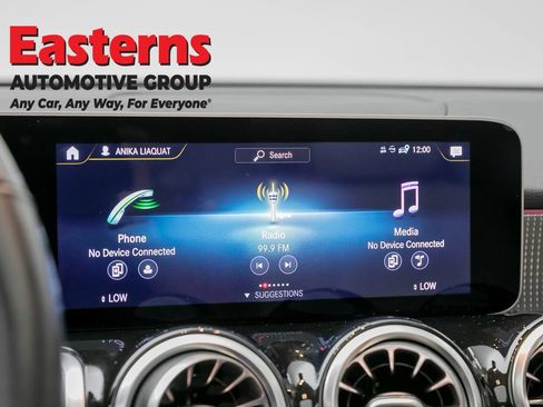 Used 2021 Mercedes-Benz GLB 250 4MATIC w/ Premium Package image 18