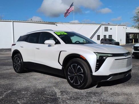 Used 2024 Chevrolet Blazer EV LT AWD/4WD image 2