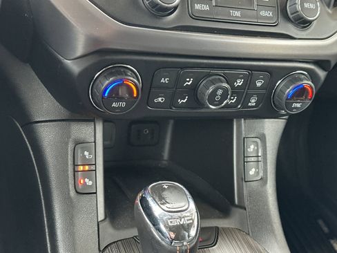 Used 2019 GMC Acadia SLE w/ Driver Alert Package I image 19