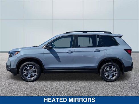 Used 2023 Honda Passport TrailSport image 2