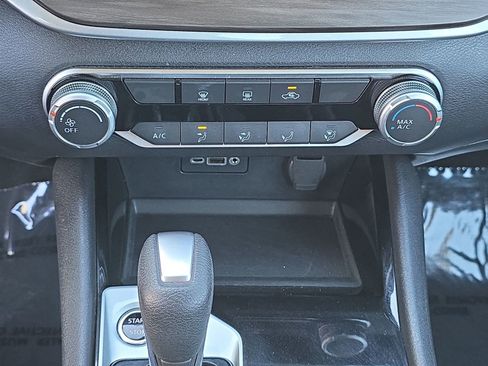 Used 2024 Nissan Altima 2.5 SV image 29