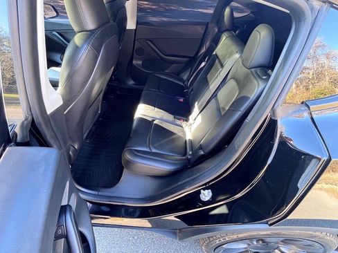 Used 2021 Tesla Model Y Long Range AWD/4WD image 30