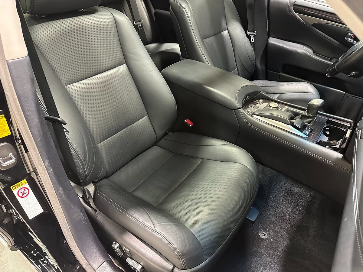 Used 2014 Lexus LS 460 AWD w/ Comfort Package image 12