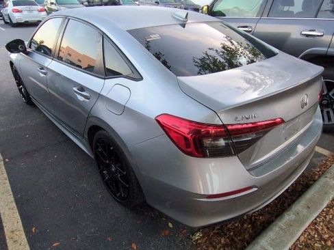 Used 2023 Honda Civic Sport image 4