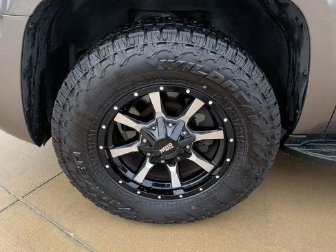 Used 2014 Chevrolet Tahoe 2WD image 35