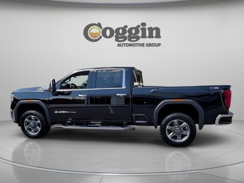 Used 2025 GMC Sierra 2500 SLT w/ SLT Premium Package image 5