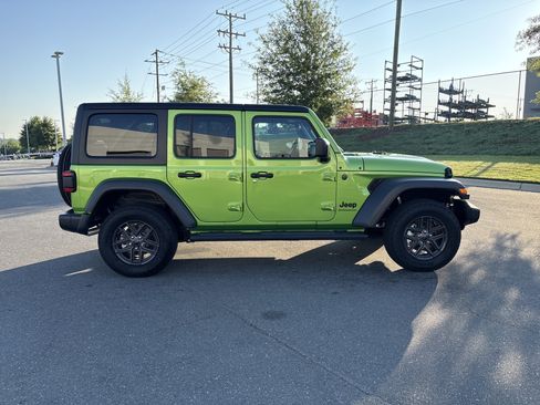 Used 2025 Jeep Wrangler Unlimited Sport AWD/4WD image 10