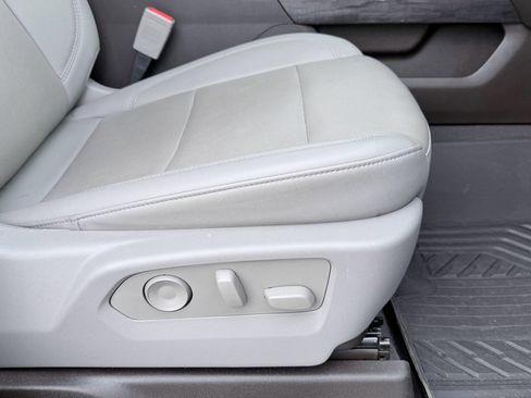 Used 2024 Chevrolet Silverado 1500 LTZ image 27