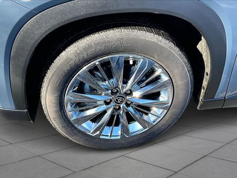 Used 2025 Toyota Grand Highlander AWD image 10